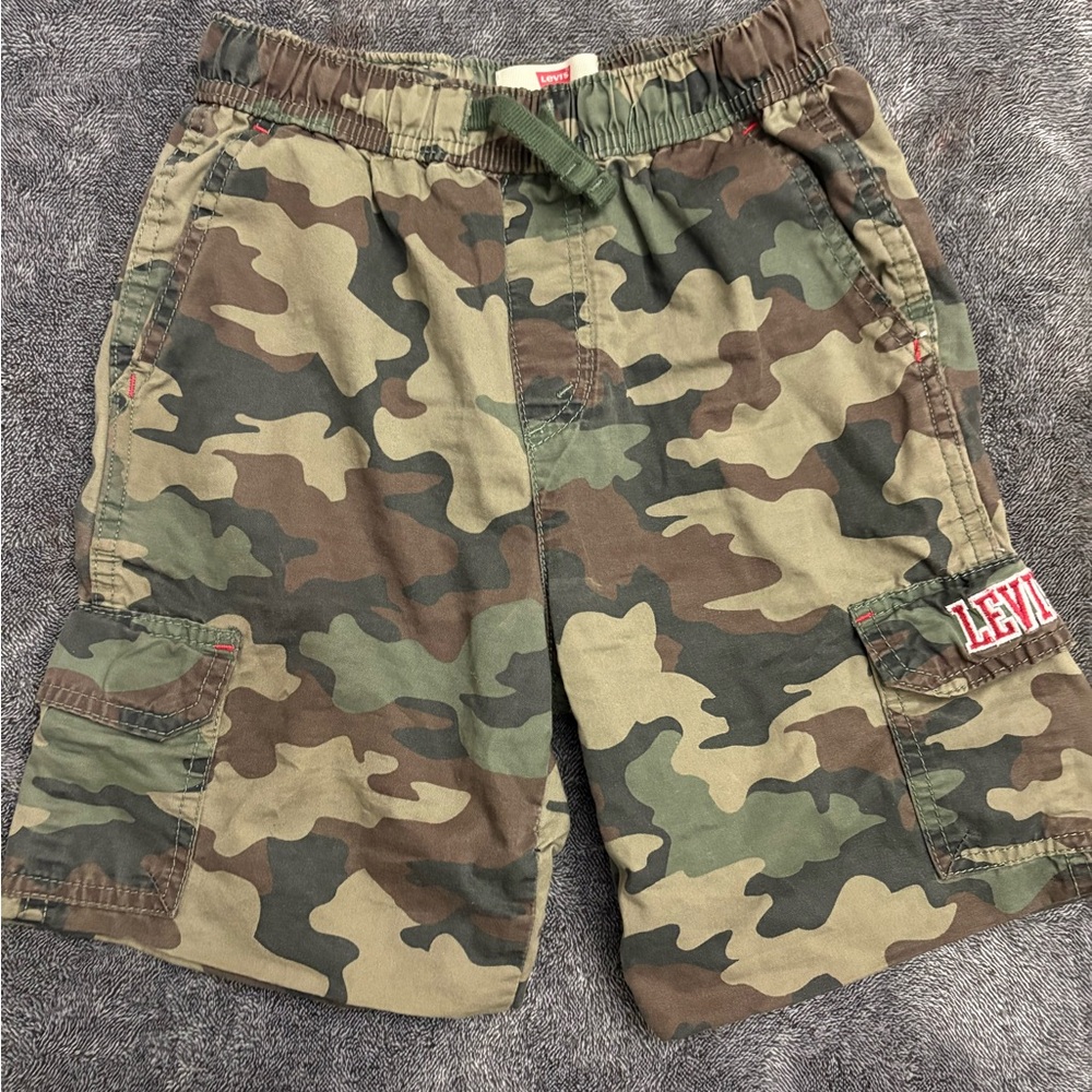 Levi's Green and Brown Camouflage Cargo Shorts